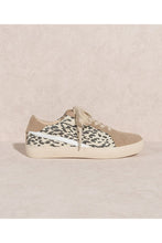 Load image into Gallery viewer, JORDAN-LOW TOP SNEAKERS