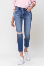 Load image into Gallery viewer, Mid-Rise Straight Crop Jeans