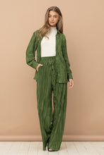 Load image into Gallery viewer, Pleated Blouse Pants Set