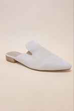 Load image into Gallery viewer, GEM-39 - POINTED TOE SLIP ON MULE FLATS