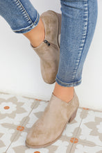 Load image into Gallery viewer, Philippine Gray Tulip Opening Suede Ankle Boots