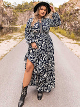 Load image into Gallery viewer, Plus Size Long Sleeve Maxi Dress