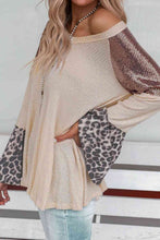 Load image into Gallery viewer, Leopard V-Neck Long Sleeve Top