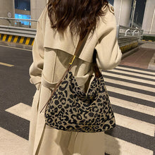 Load image into Gallery viewer, PU Leather Leopard Shoulder Bag